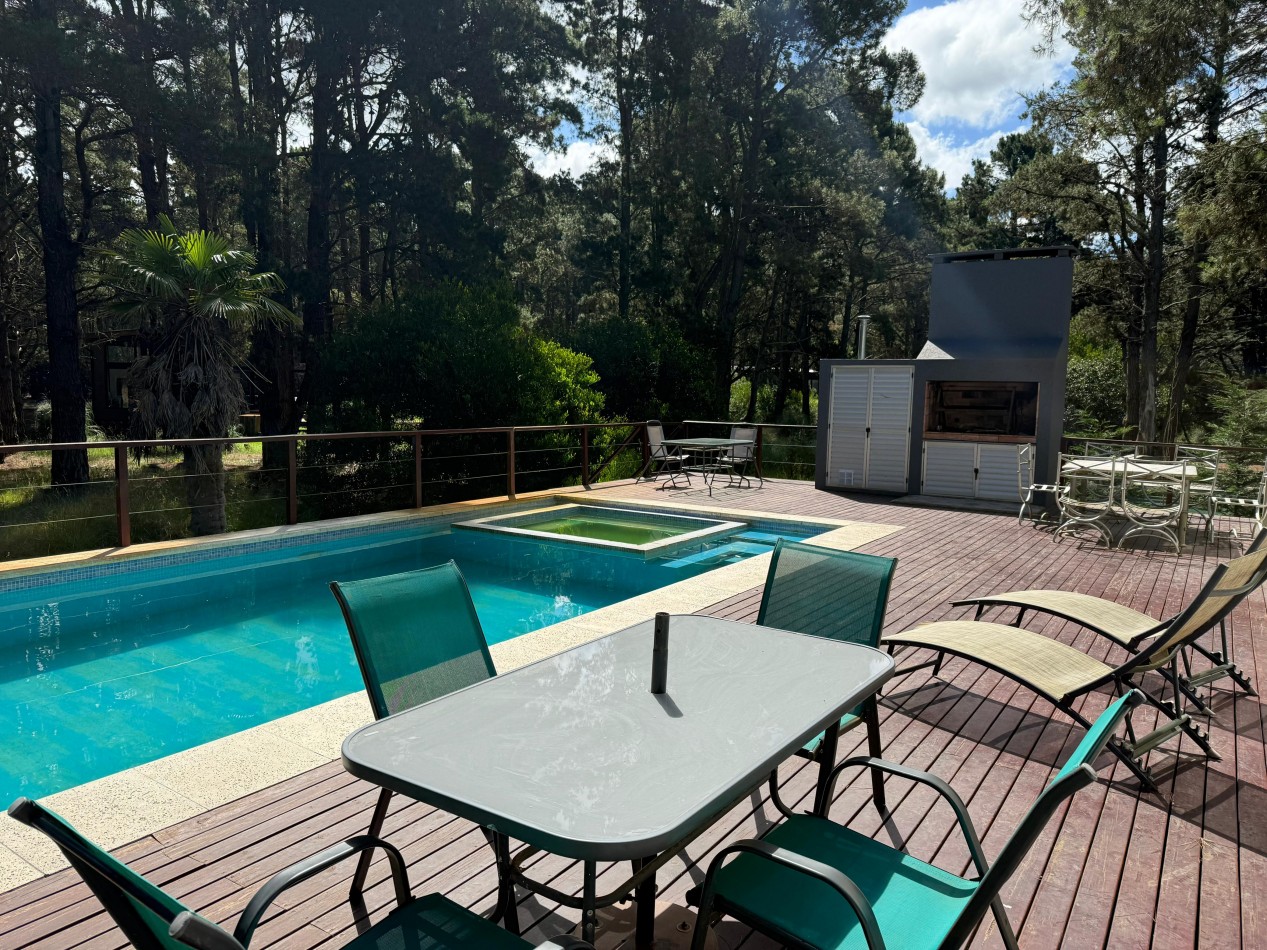 CASA EN VENTA EN COSTA ESMERALDA - SENDEROS III