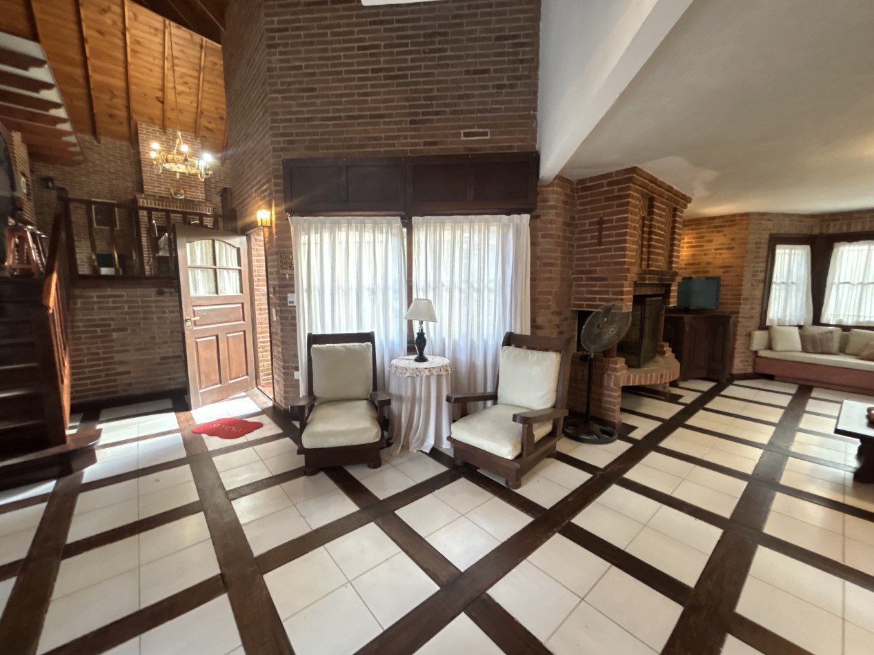 CASA EN VENTA EN ZONA GOLF
