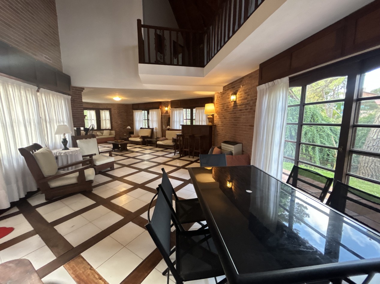 CASA EN VENTA EN ZONA GOLF