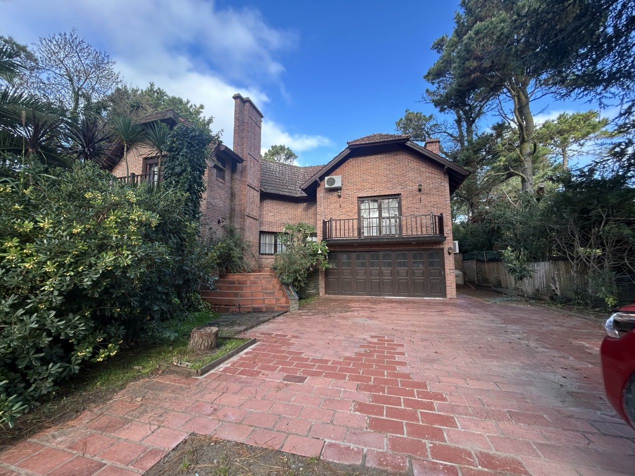 CASA EN VENTA EN ZONA GOLF