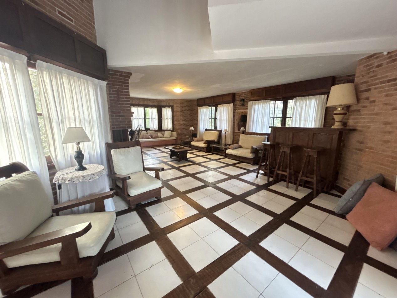 CASA EN VENTA EN ZONA GOLF