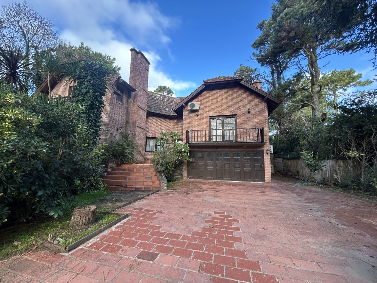 CASA EN VENTA EN ZONA GOLF
