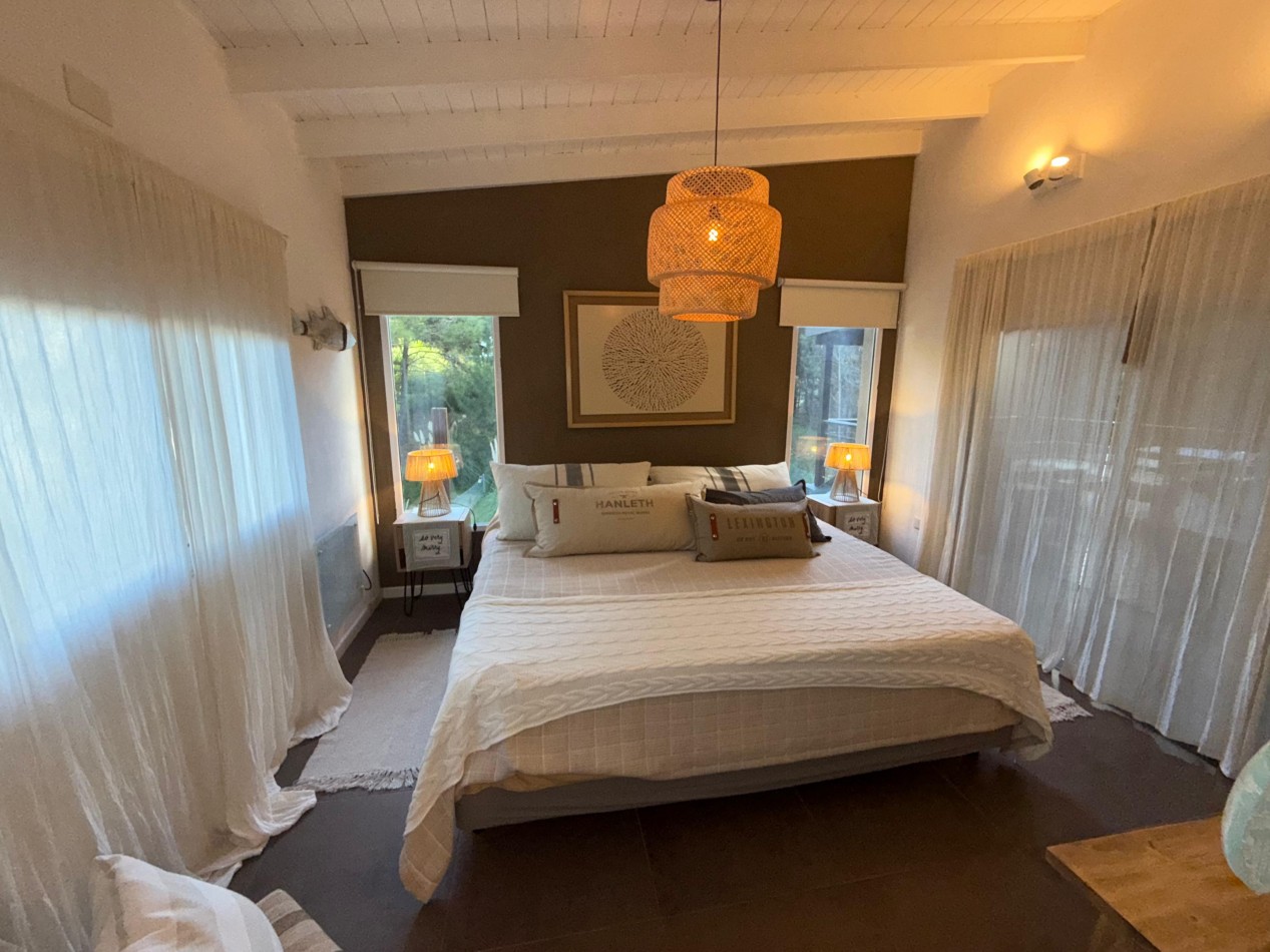 CASA EN VENTA EN COSTA ESMERALDA