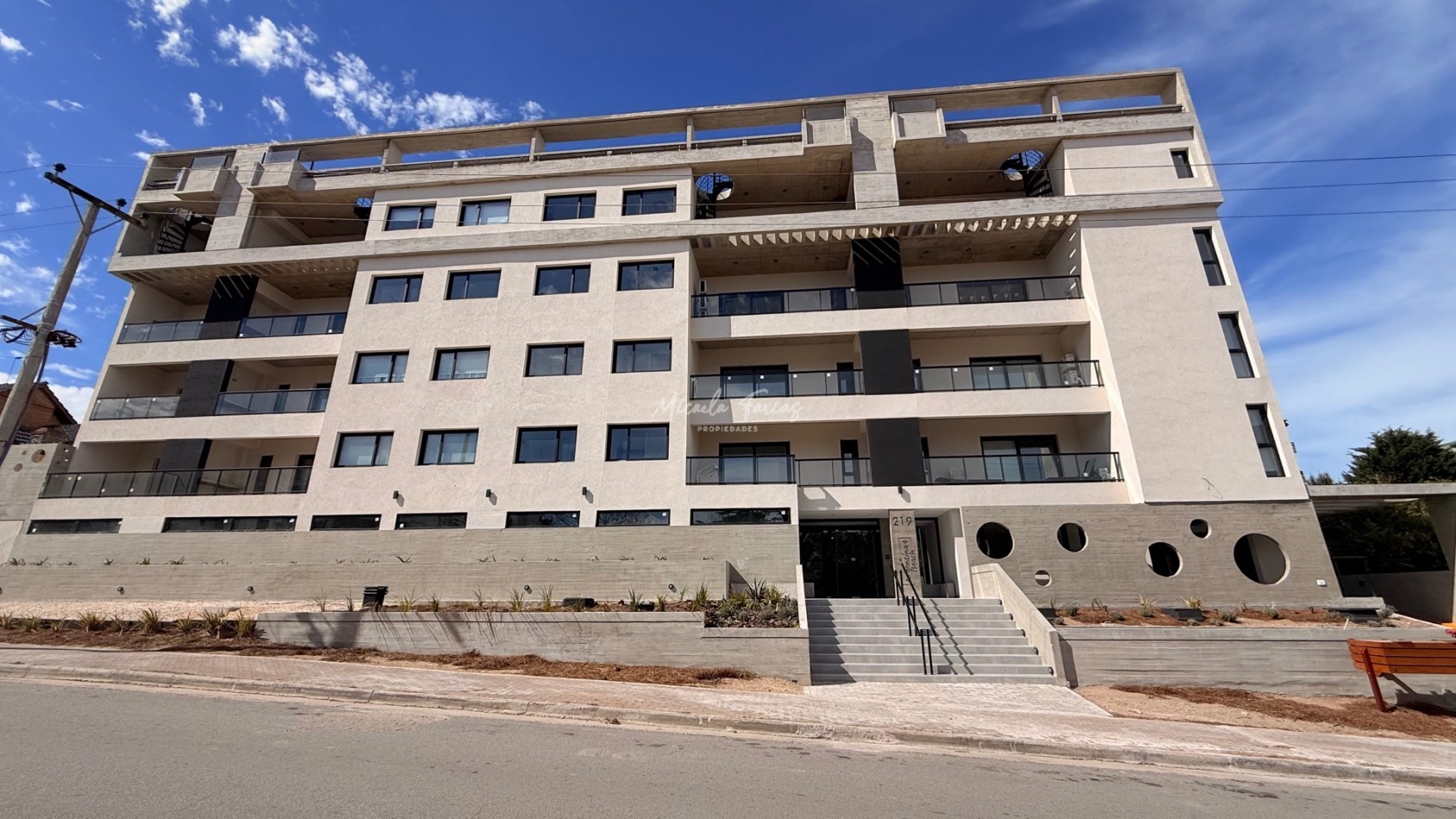 DEPARTAMENTO A ESTRENAR A 200 METROS DEL MAR - PINAMAR