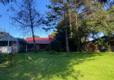 Chalet sobre lote MULTIFAMILIAR EN AVENIDA INTERMEDANOS PINAMAR